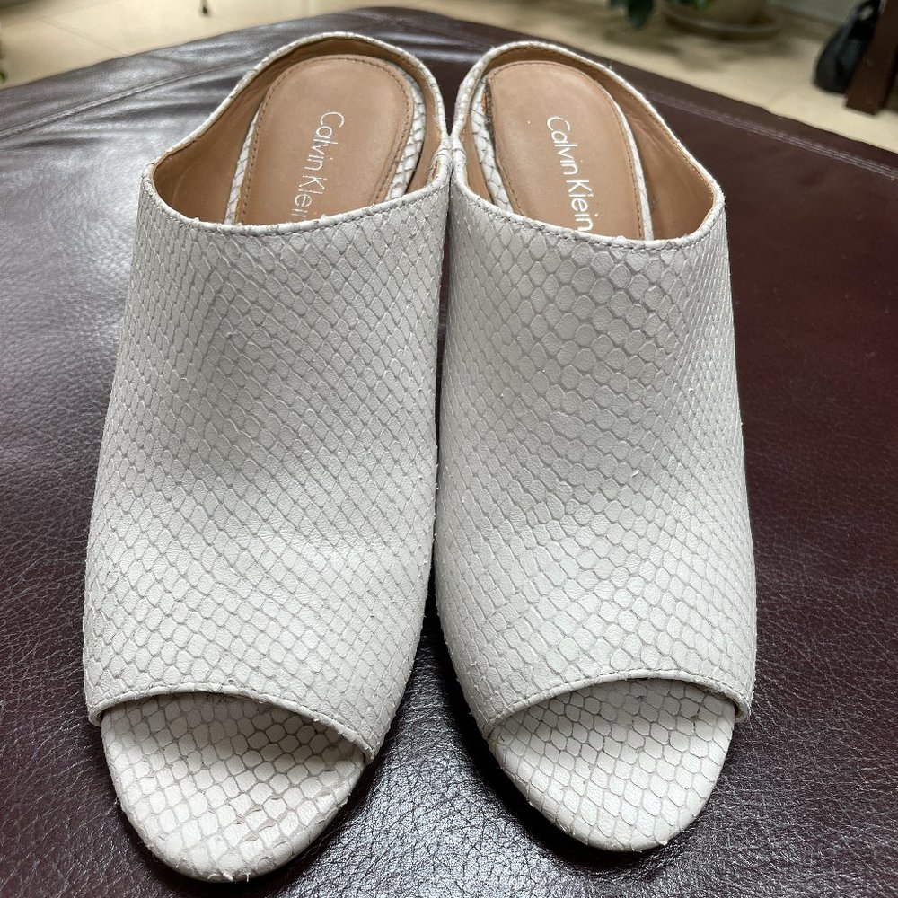 Calvin Klein Toeless Heels Bone 7.5 - Picture 2 of 7